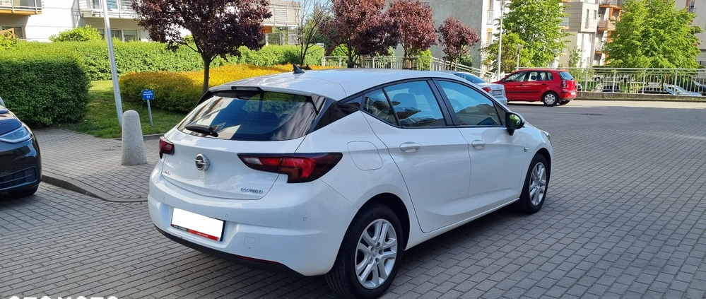 Opel Astra cena 44900 przebieg: 118000, rok produkcji 2019 z Gdańsk małe 154